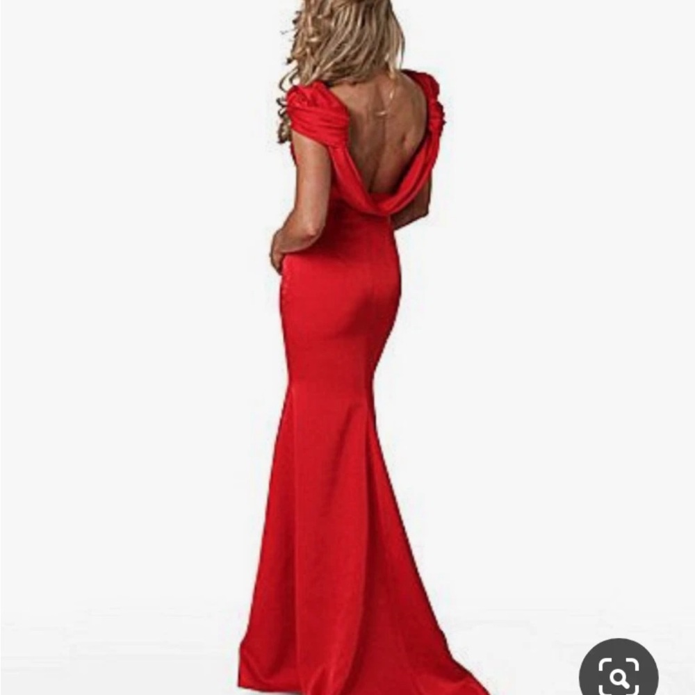 NWT JS Collections Red carpet Open Back Puff Sleeve Gown Dress Size 2 Small